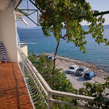 Apartments Sonja - By The Sea Живогоще Екстер'єр фото
